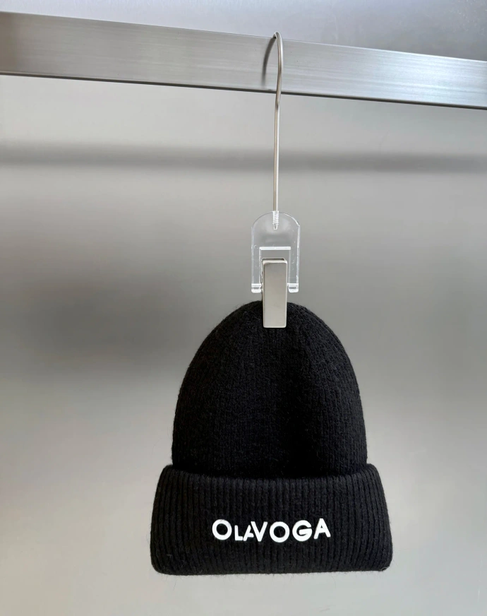 Czapka damska Olavoga MEDINA czarna