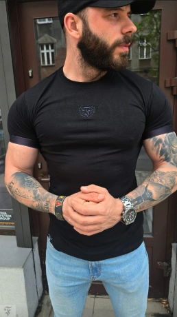 Koszulka męska t-shirt FURIA Haft Muscle Fit czarna
