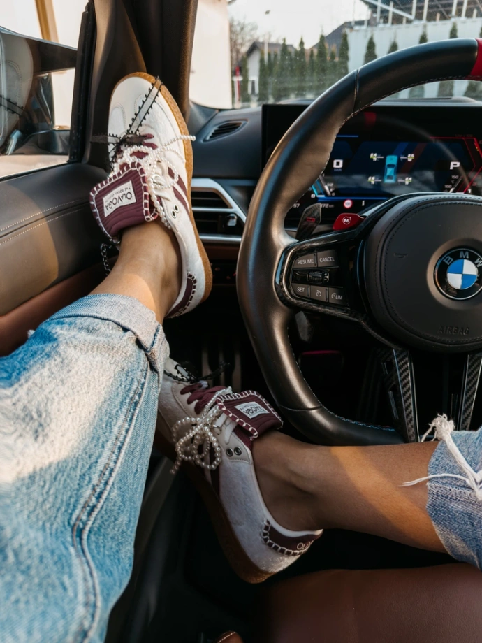 Buty sneakersy damskie Olavoga Anaty kremowo/bordowe