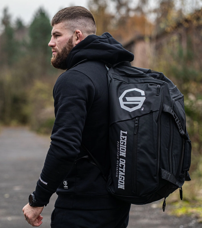 Torba sportowa z funkcją plecaka Legion Octagon Fighting Division czarna