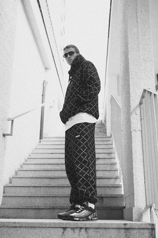 Spodnie dresowe męskie Baggy Mass DNM Monogram czarne