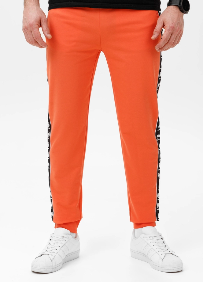 Spodnie męskie dresowe Pitbull Pit Bull Tape Nugget łososiowe pomarańczowe