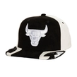Czapka Mitchell & Ness NBA Day 6 Snapback Chicago Bulls biało/czarna