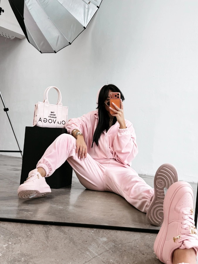 Komplet damski welurowy Olavoga Prism różowy