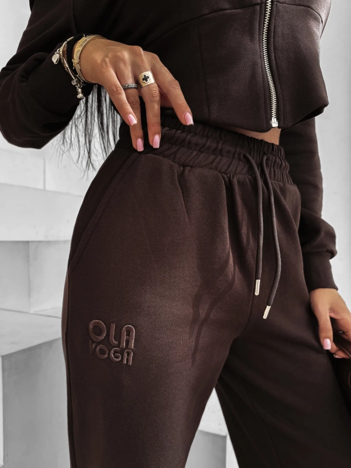 Komplet damski dresowy Olavoga Sanctuary brązowy