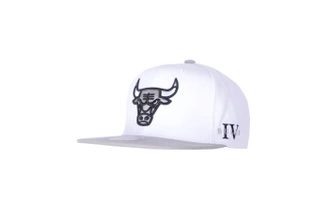 Czapka Mitchell & Ness NBA Core IV Snapback Chicago Bulls biało/szara