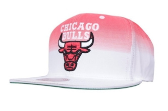 Czapka Mitchell & Ness snapback Chicago Bulls white/red